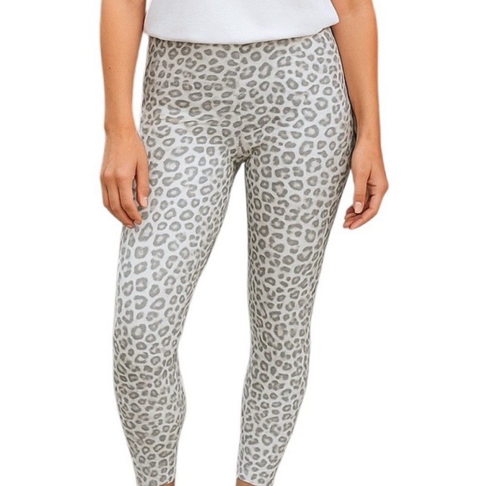 90 Degree By Reflex Gray and White Leopard Print Leggings